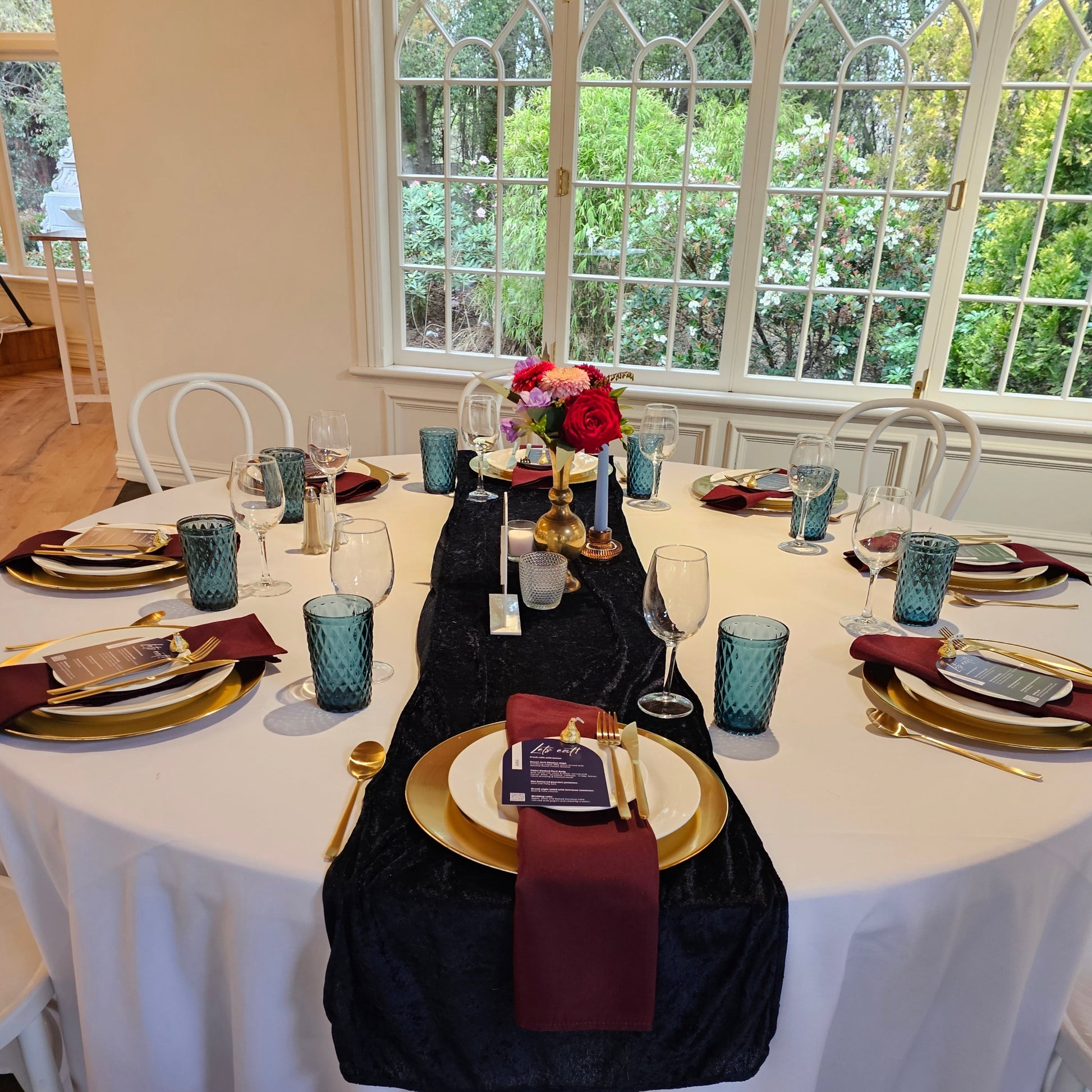 Table centre piece in brass vase