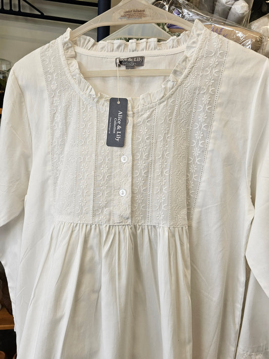 Linen, Aprons, tea towels, hand towels, facecloth, bridal pillow cases, bridal horse shoes, table mats - Broadfield Flowers Florist Lincoln