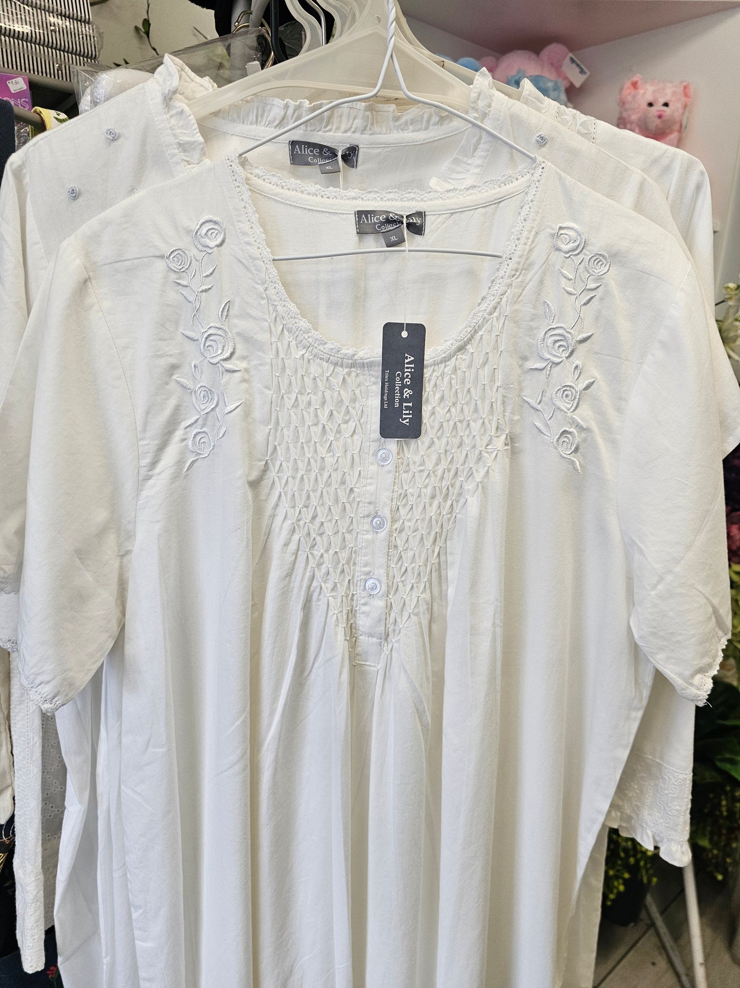 Linen, Aprons, tea towels, hand towels, facecloth, bridal pillow cases, bridal horse shoes, table mats - Broadfield Flowers Florist Lincoln