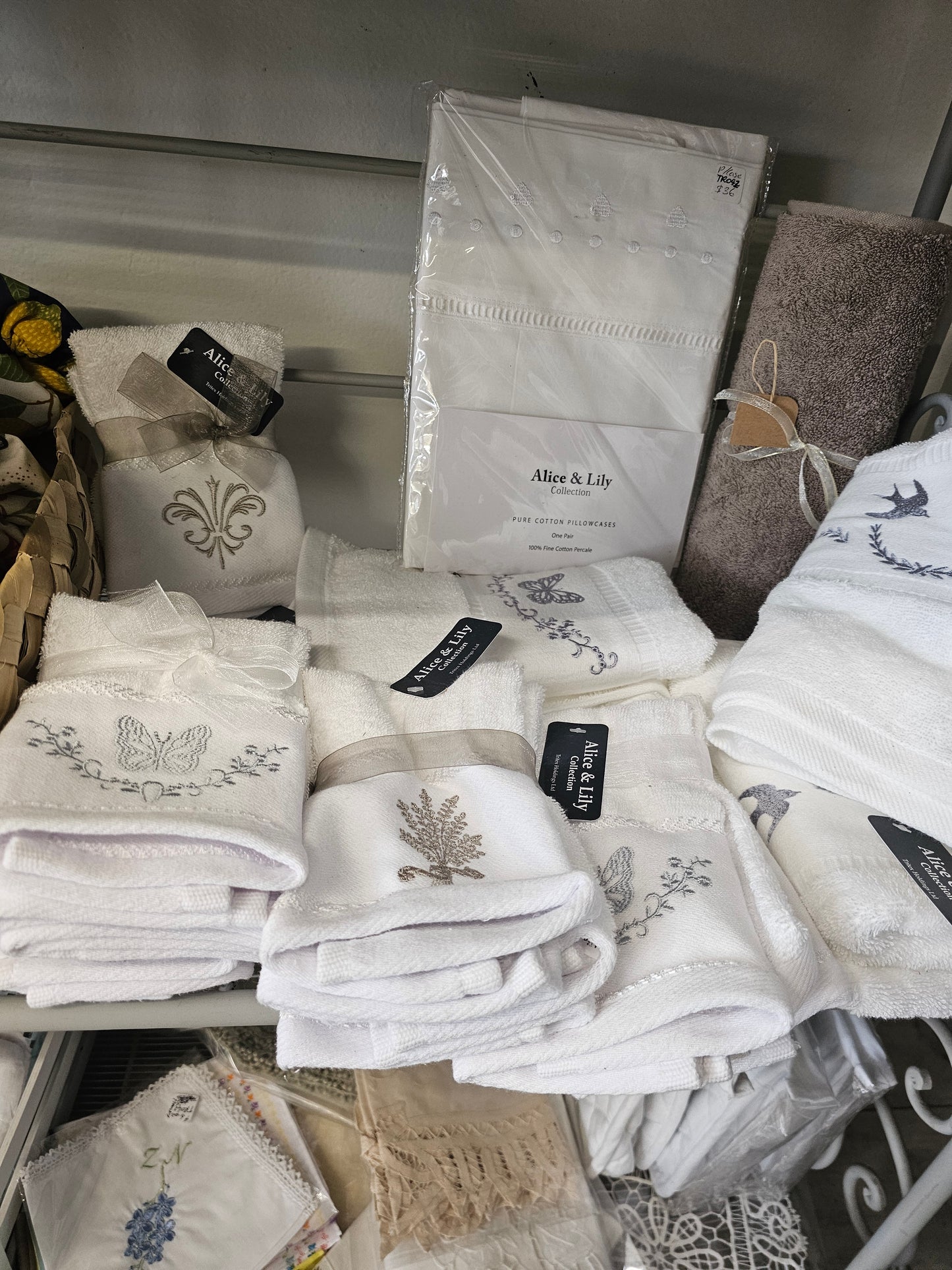 Linen, Aprons, tea towels, hand towels, facecloth, bridal pillow cases, bridal horse shoes, table mats - Broadfield Flowers Florist Lincoln