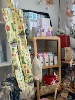 Linen, Aprons, tea towels, hand towels, facecloth, bridal pillow cases, bridal horse shoes, table mats - Broadfield Flowers Florist Lincoln