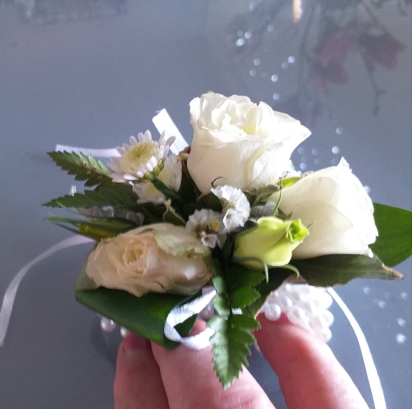 wrist corsage white rose2