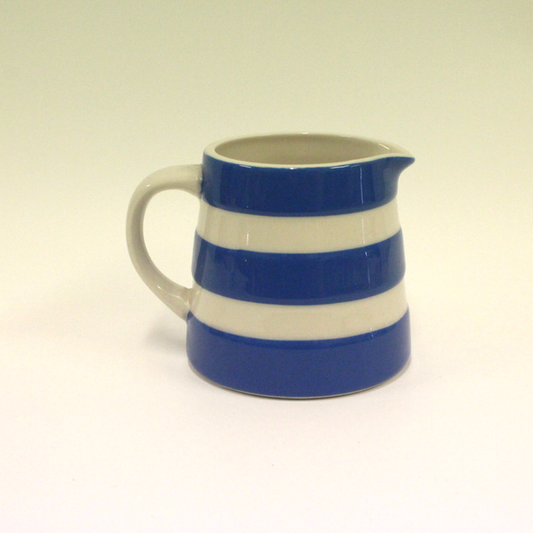 Dreadnought Jug - Broadfield Flowers Florist Lincoln