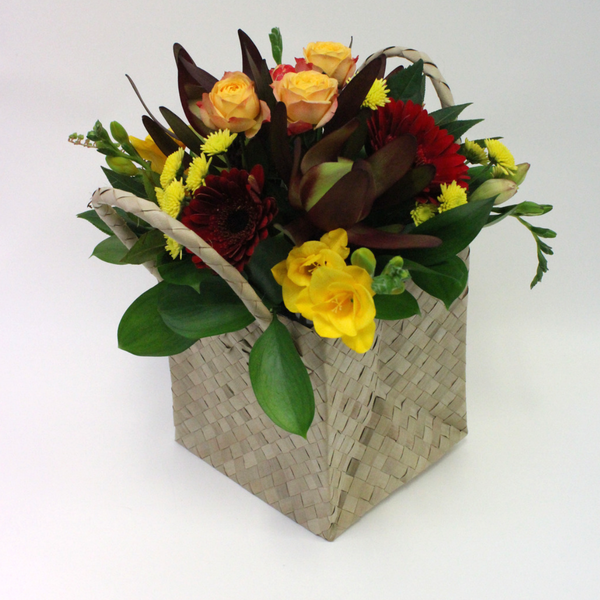 Textured Posy in a Flax Handbag - Broadfield Flowers Florist Lincoln