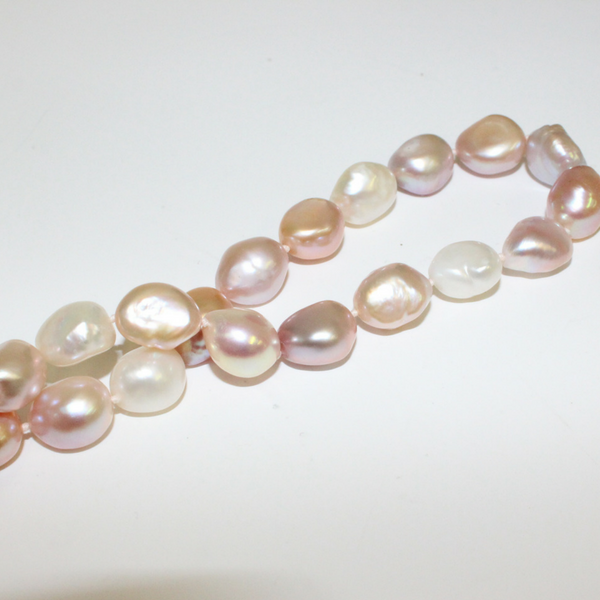 Large pink 2025 pearl necklace
