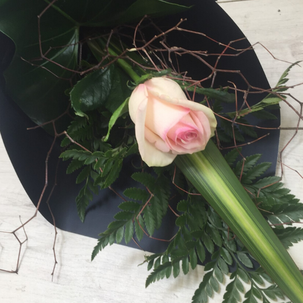 Single Rose - Broadfield Flowers Florist Lincoln