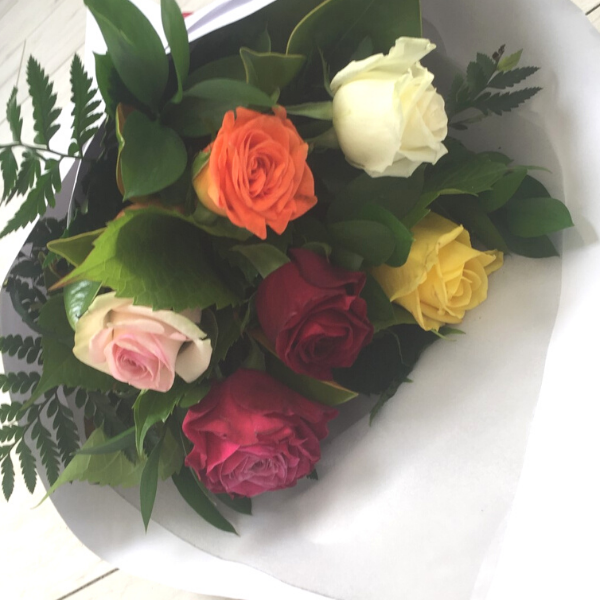 6 mixed colour roses, but also available from 2 any colour