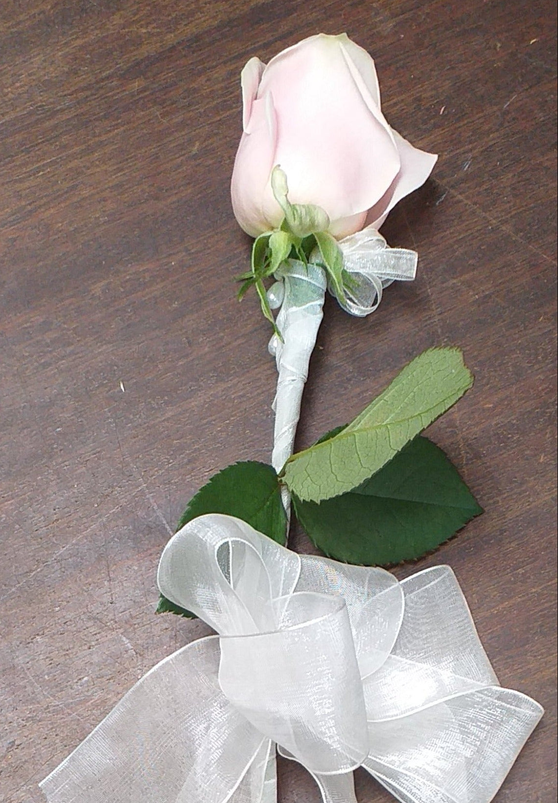 Single Rose, unwrapped - Broadfield Flowers Florist Lincoln