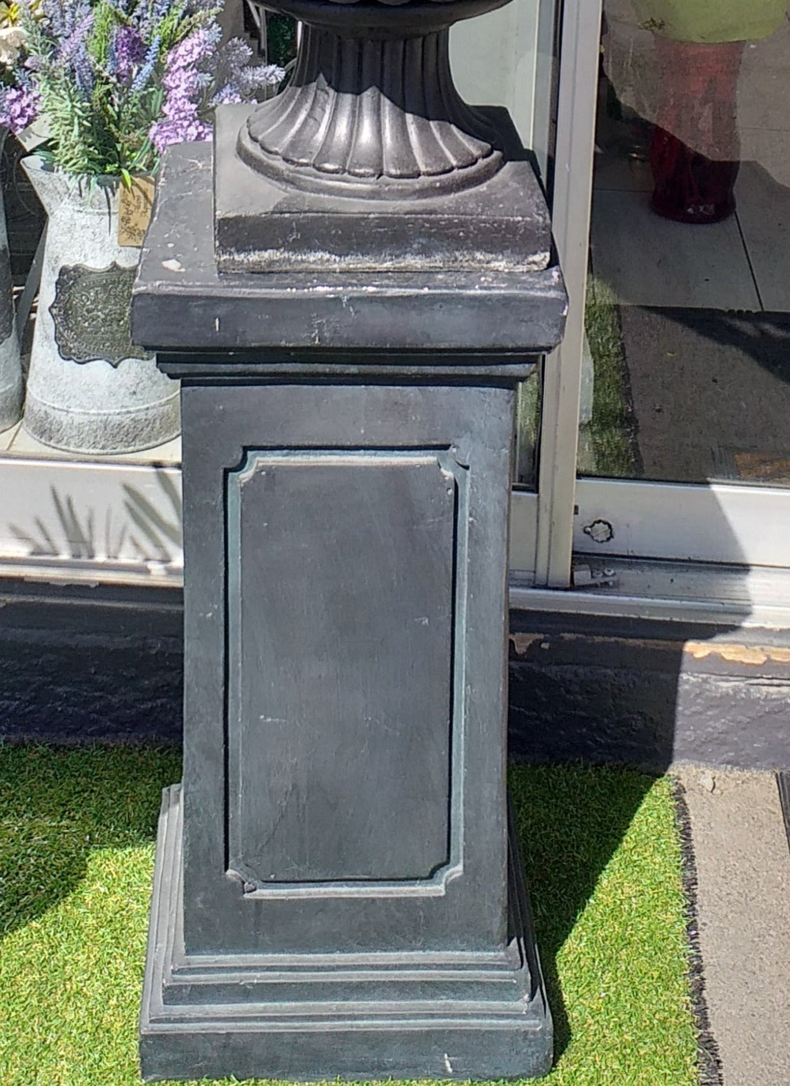 Hire, Pedestal, Black - Broadfield Flowers Florist Lincoln
