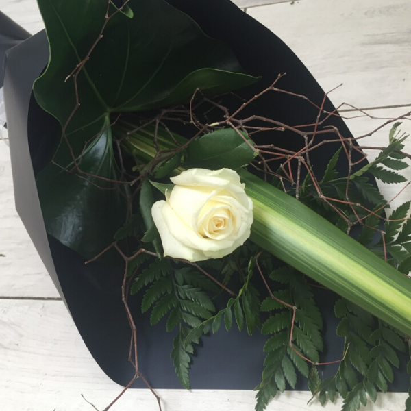 Single Rose - Broadfield Flowers Florist Lincoln