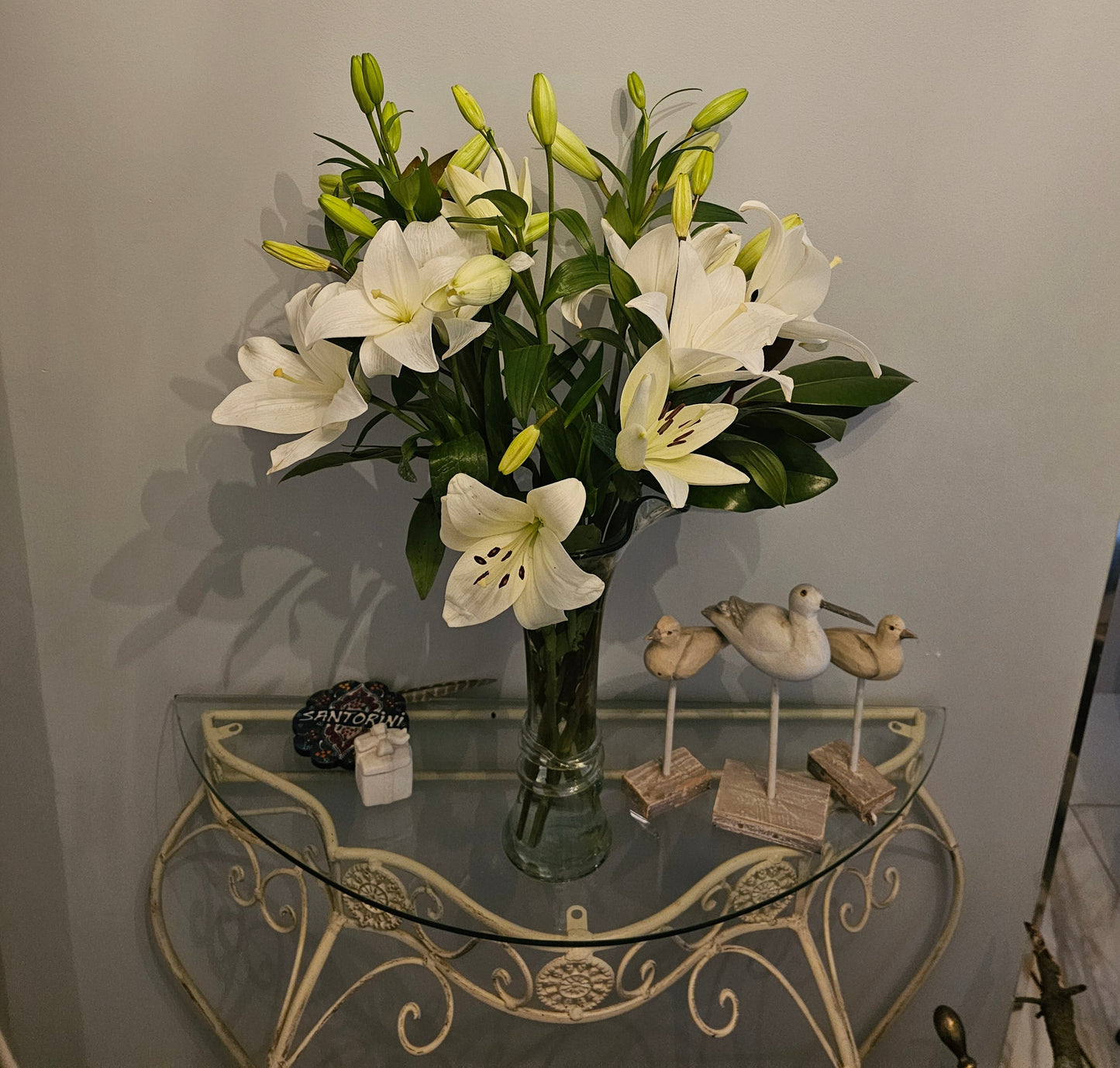 Cut flowers, white asiatic lilies