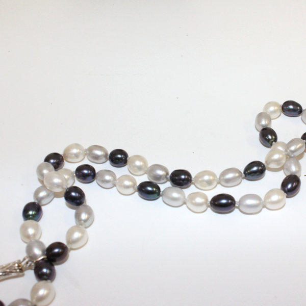 Dark Blue and White Pearl Necklace - Broadfield Flowers Florist Lincoln